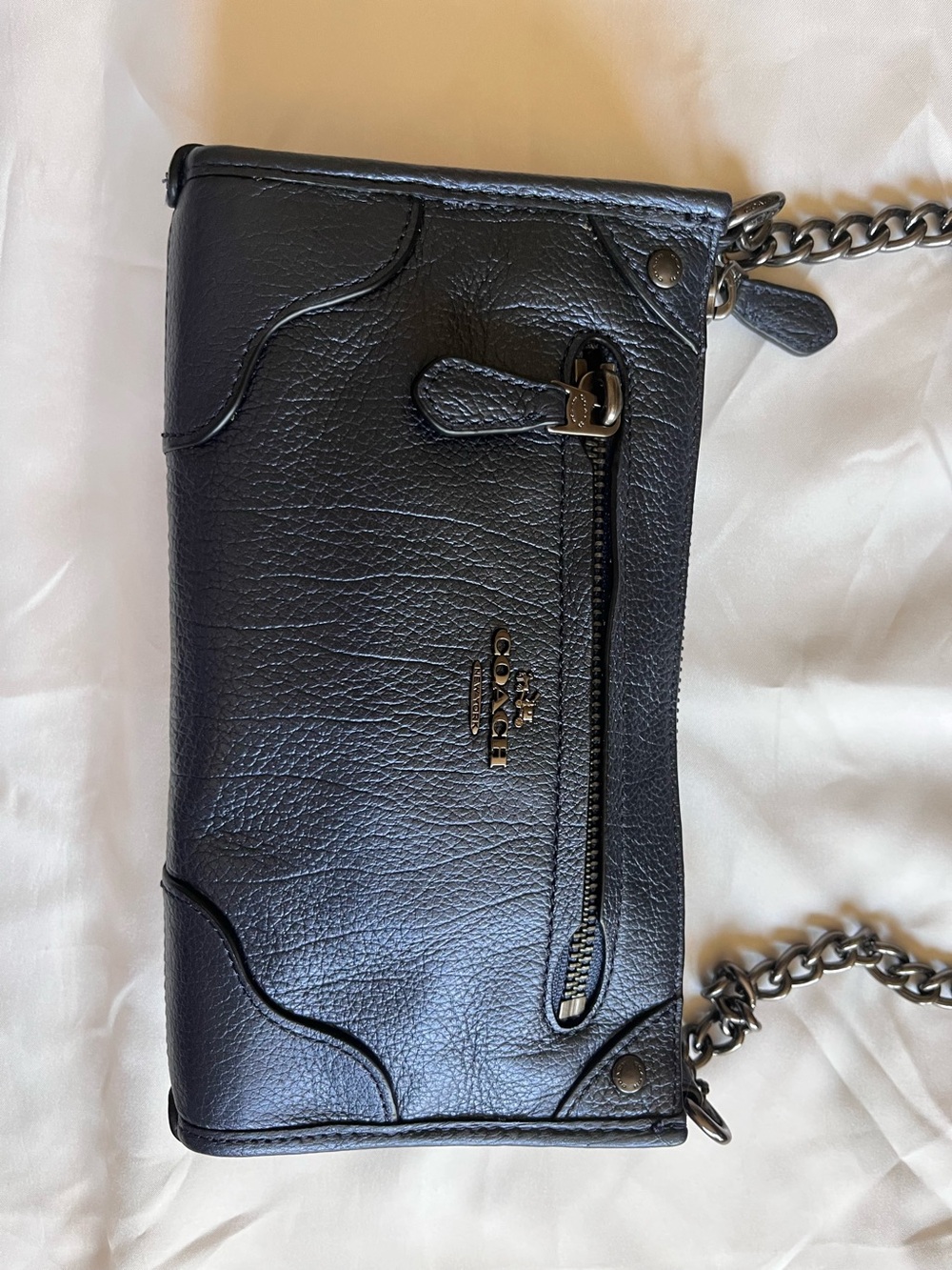 New with no tags Coach Blue Leather Chain Strap Wallet Crossbody